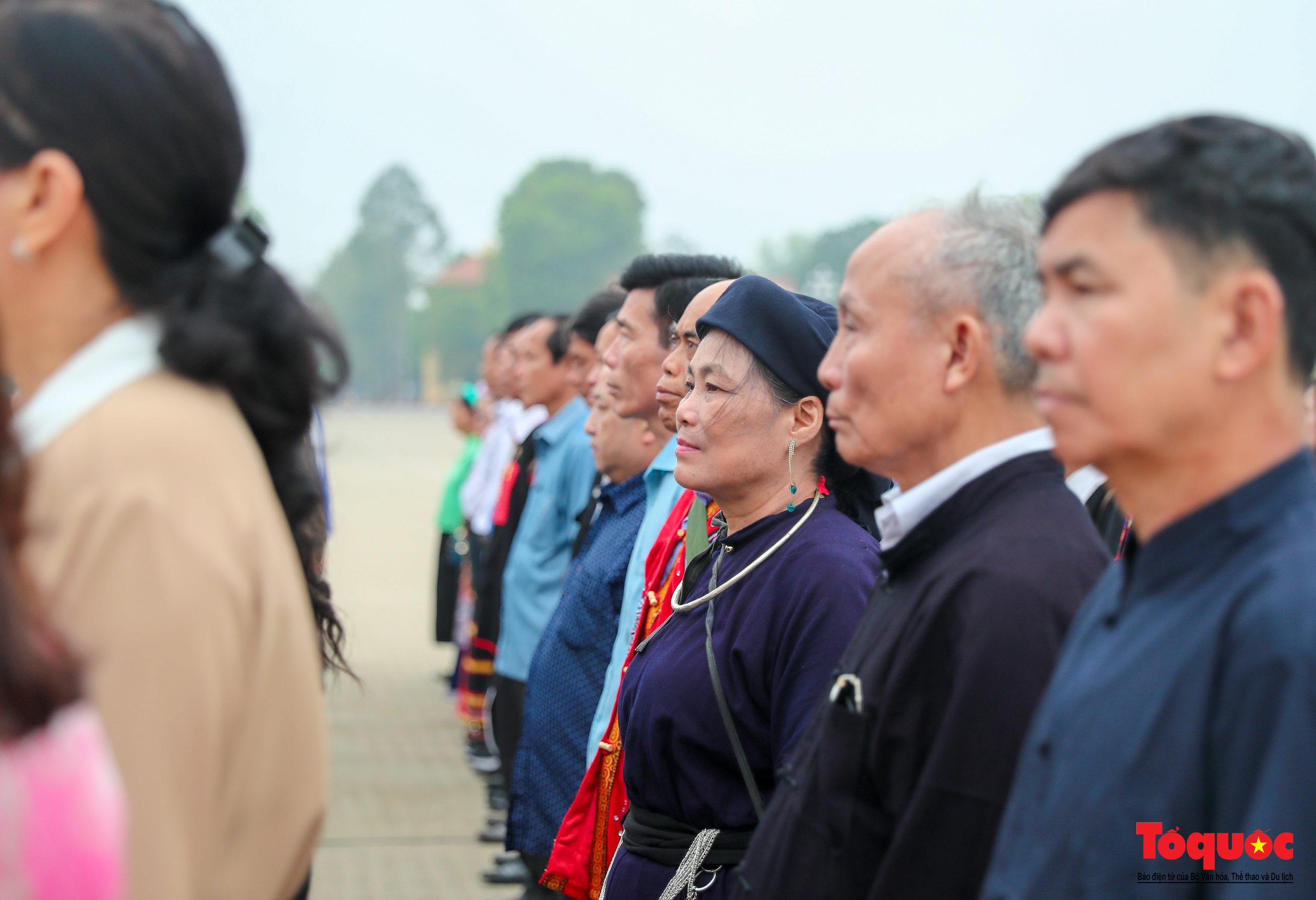 Đoàn đại biểu Già làng, Trưởng bản, Nghệ nhân các dân tộc Việt Nam báo công dâng Bác - Ảnh 6.